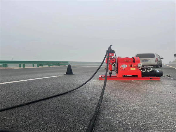 武冈马路路基路面开裂下沉注浆加固灌浆