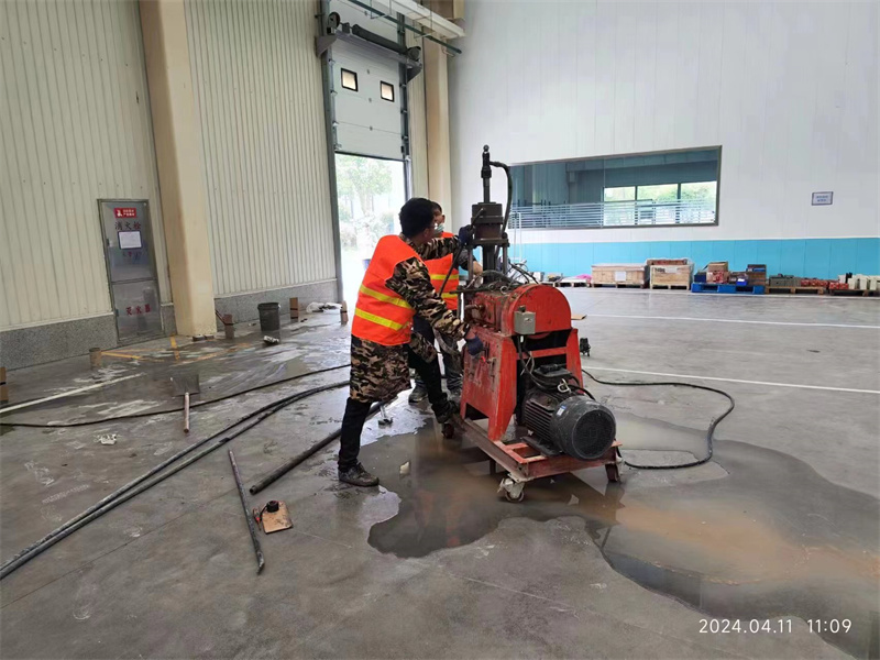 武冈厂房地面下沉塌陷注浆加固施工